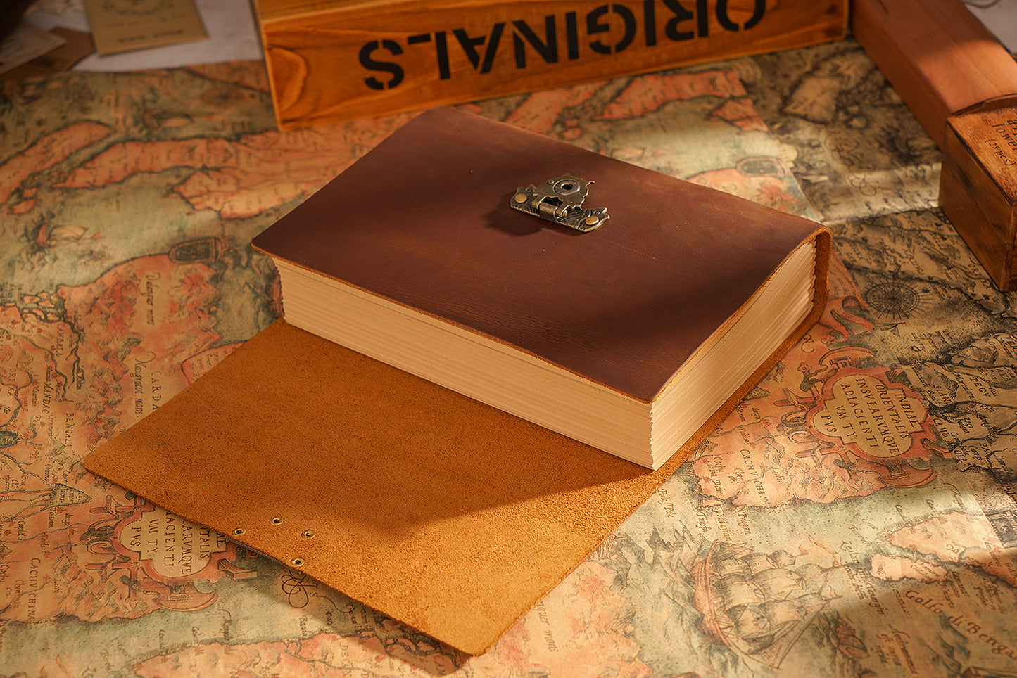 Handmade A5 Butterfly Lock Leather Bound Journal